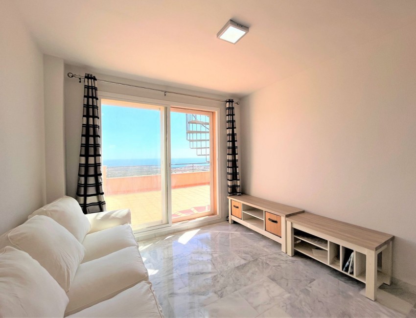 Sale · Apartment / Flat · Casares · Costa del Sol