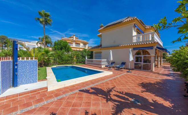 Venta · Villa / Chalet · Las Lagunas · Costa del Sol