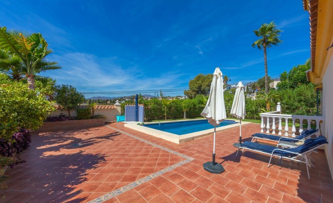 Venta · Villa / Chalet · Las Lagunas · Costa del Sol