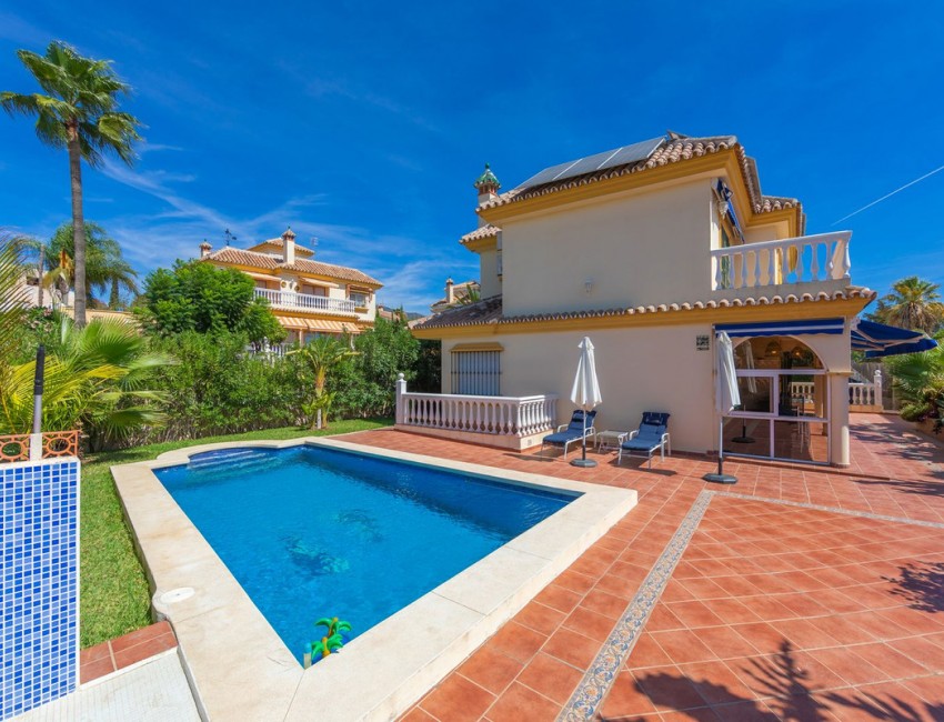 Venta · Villa / Chalet · Las Lagunas · Costa del Sol