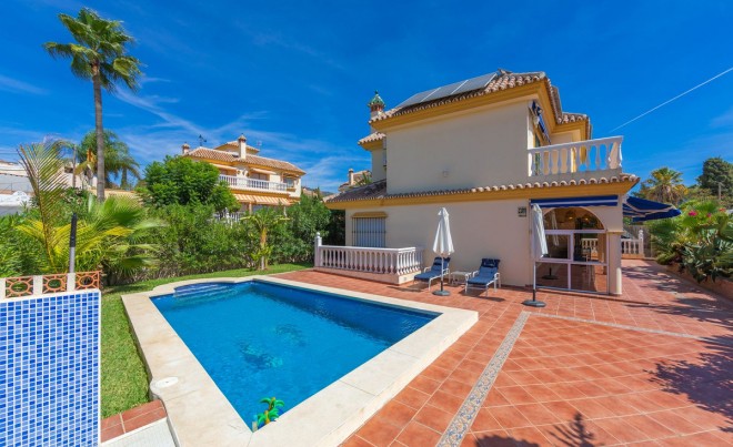 Venta · Villa / Chalet · Las Lagunas · Costa del Sol