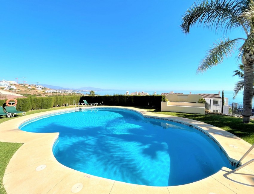 Sale · Apartment / Flat · Casares · Costa del Sol