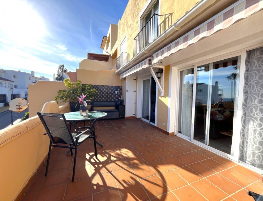 Sale · Apartment / Flat · Casares · Costa del Sol