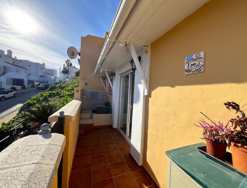 Sale · Apartment / Flat · Casares · Costa del Sol