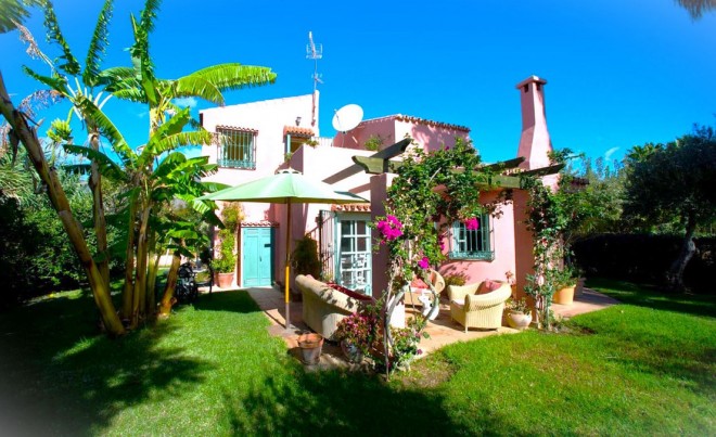 Venta · Villa / Chalet · Estepona · Costa del Sol