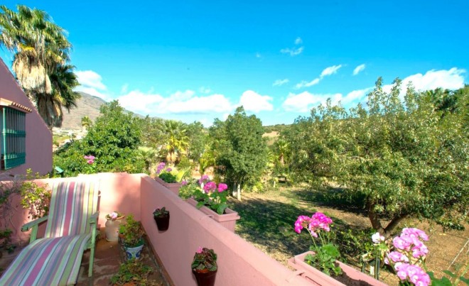 Venta · Villa / Chalet · Estepona · Costa del Sol