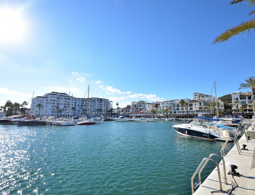 Sale · Apartment / Flat · Casares · Costa del Sol