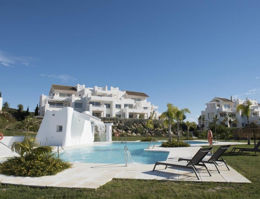 Sale · Apartment / Flat · Casares · Costa del Sol