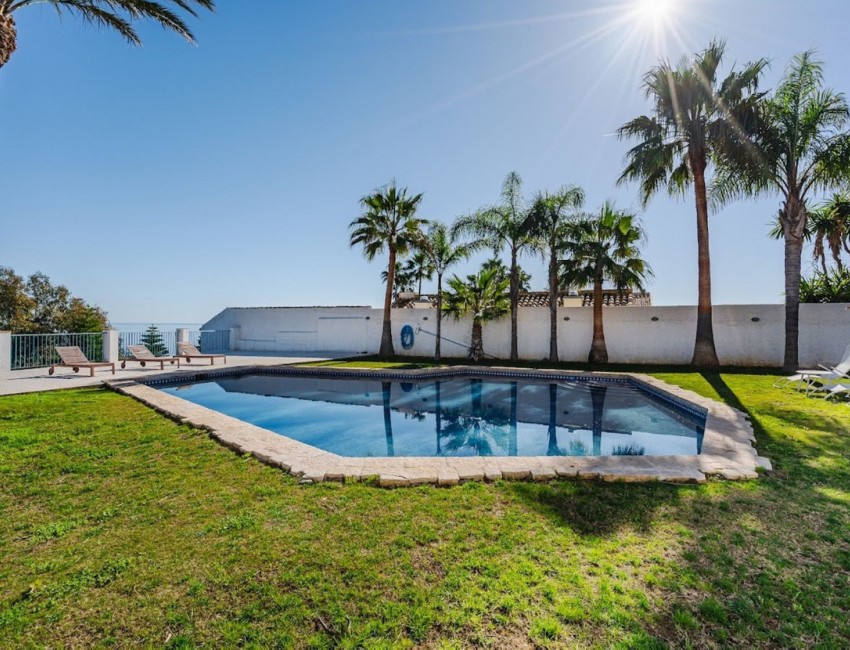 Venta · Villa / Chalet · Estepona · Costa del Sol