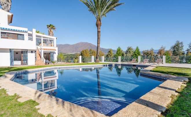 Venta · Villa / Chalet · Estepona · Costa del Sol