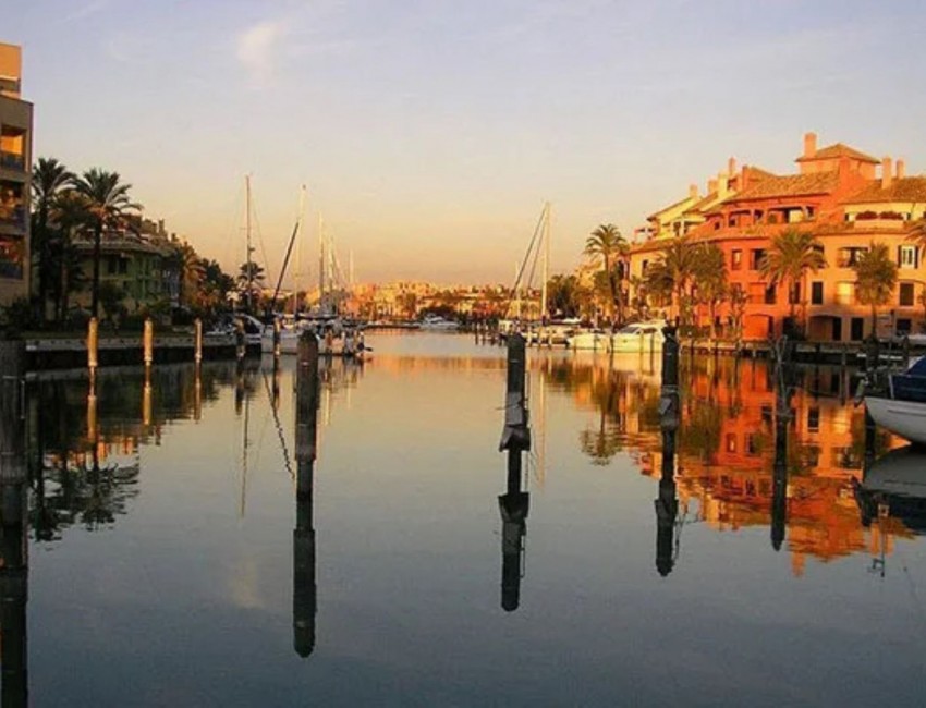 Sale · Apartment / Flat · Sotogrande Marina · Costa del Sol