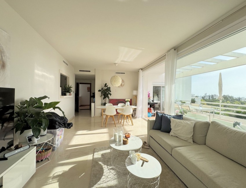 Sale · Apartment / Flat · Casares · Costa del Sol