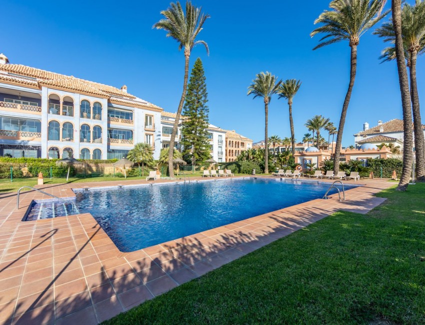 Sale · Apartment / Flat · Casares · Costa del Sol