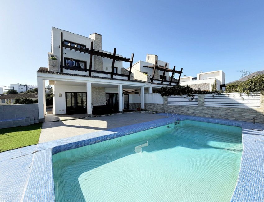 Venta · Villa / Chalet · Estepona · Costa del Sol