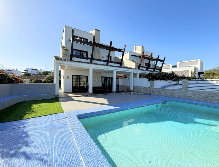 Venta · Villa / Chalet · Estepona · Costa del Sol