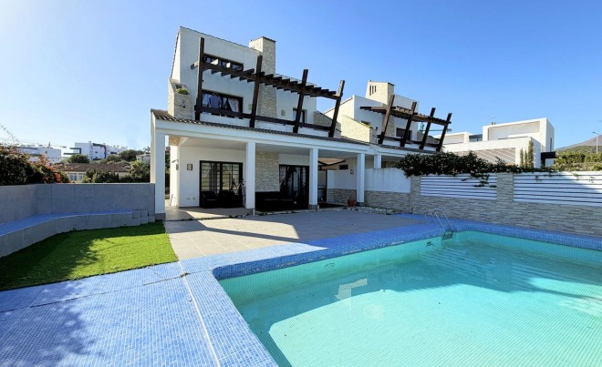 Venta · Villa / Chalet · Estepona · Costa del Sol