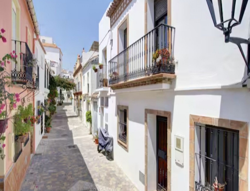 Sale · Bungalow / Townhouse / Detached / Terraced · Estepona · Costa del Sol