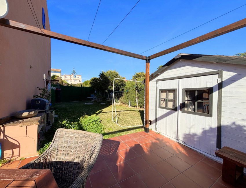 Sale · Bungalow / Townhouse / Detached / Terraced · La Duquesa · Costa del Sol