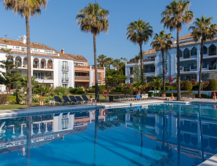 Sale · Apartment / Flat · Casares · Costa del Sol