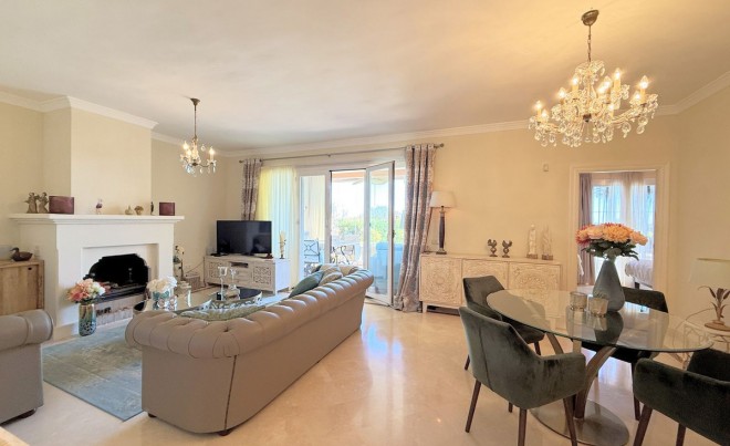 Sale · Apartment / Flat · Casares · Costa del Sol