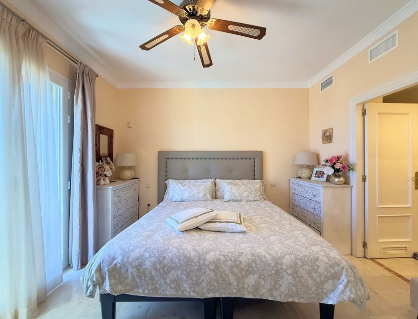 Sale · Apartment / Flat · Casares · Costa del Sol