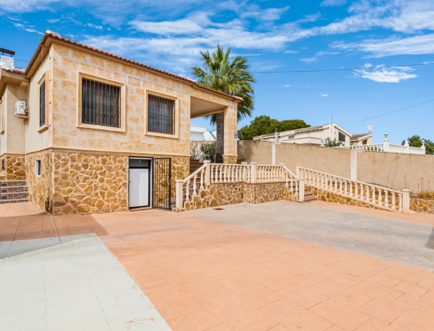 Venta · Villa / Chalet · Los Balcones