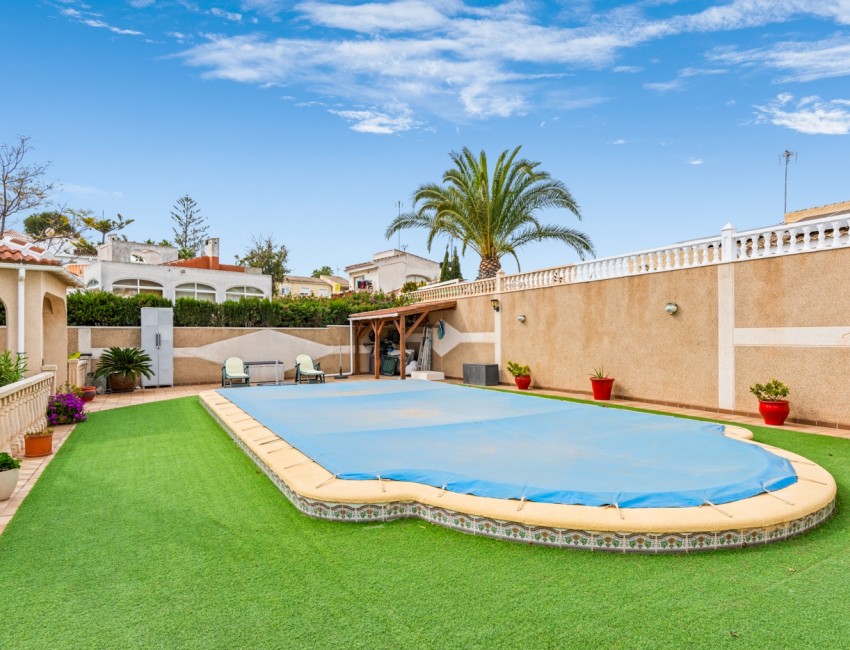 Venta · Villa / Chalet · Los Balcones