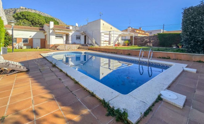 Revente · Bungalow / Maison de Ville · Torroella de Montgrí