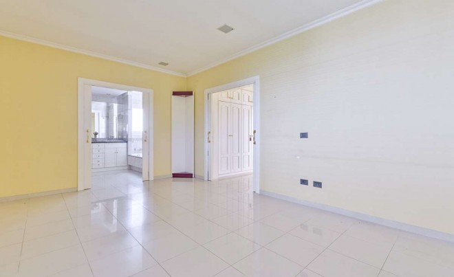 Revente · Bungalow / Maison de Ville · Torroella de Montgrí