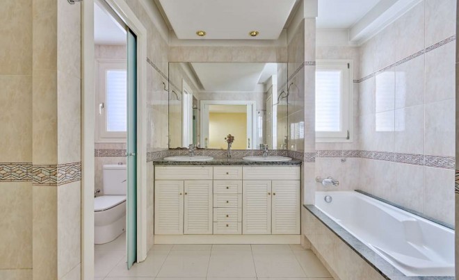 Revente · Bungalow / Maison de Ville · Torroella de Montgrí