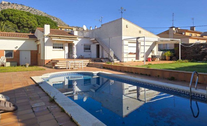 Revente · Bungalow / Maison de Ville · Torroella de Montgrí