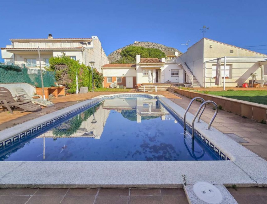 Revente · Bungalow / Maison de Ville · Torroella de Montgrí