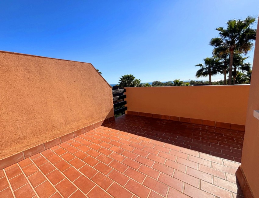 Sale · Apartment / Flat · Casares · Costa del Sol