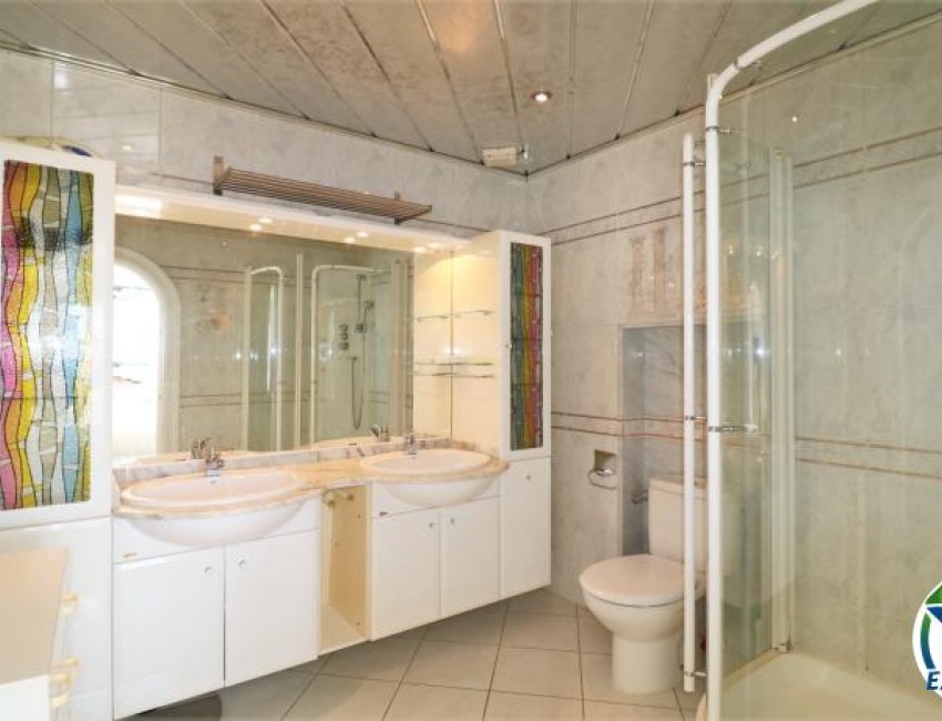 Revente · Villa · Salins