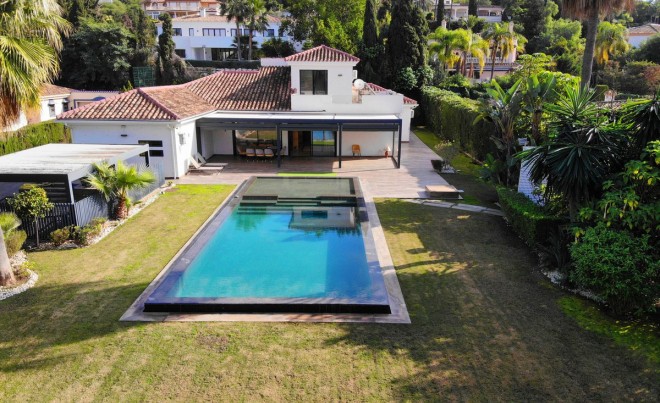 Venta · Villa / Chalet · El Paraiso · Costa del Sol