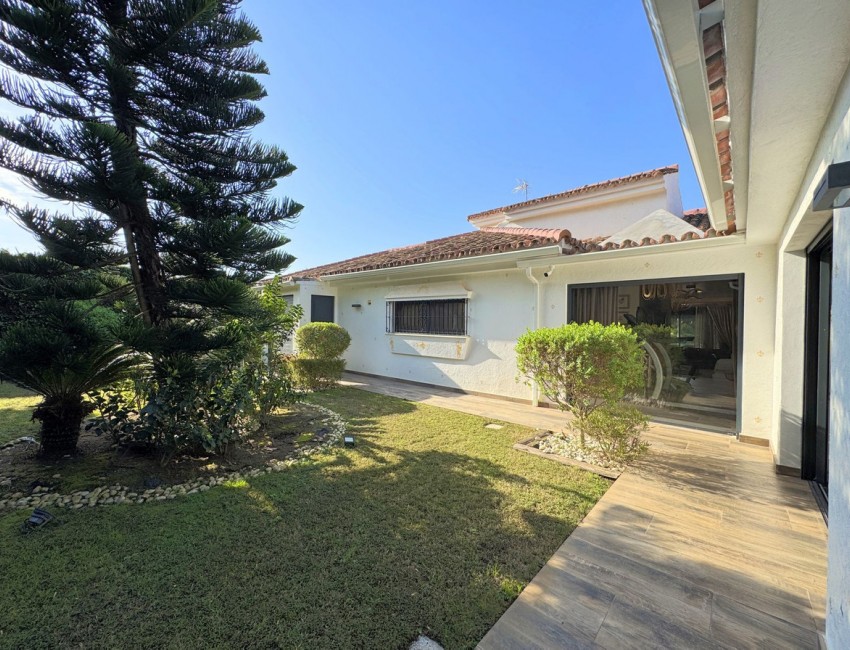 Venta · Villa / Chalet · El Paraiso · Costa del Sol