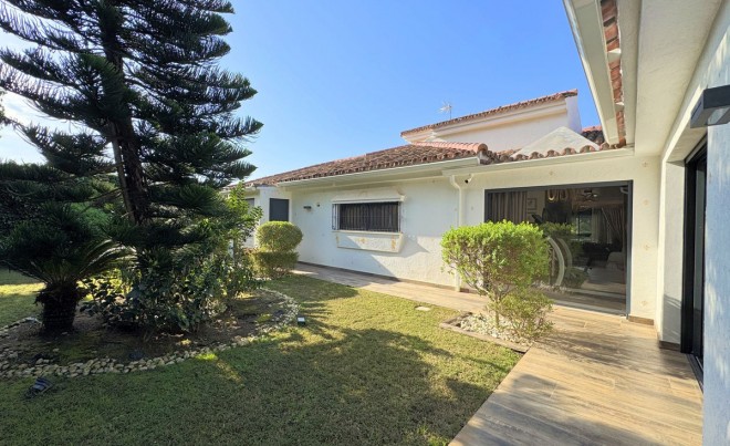 Venta · Villa / Chalet · El Paraiso · Costa del Sol