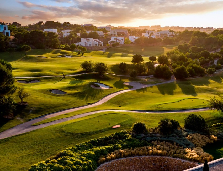 Nueva construcción  · Villa / Chalet · San Miguel de Salinas · Las Colinas Golf