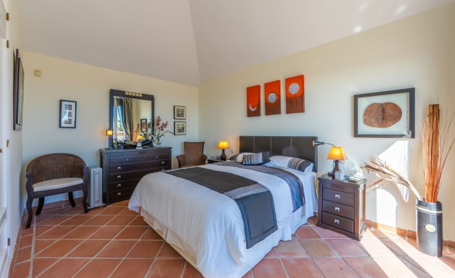 Venta · Apartamento / Piso · Casares · Costa del Sol