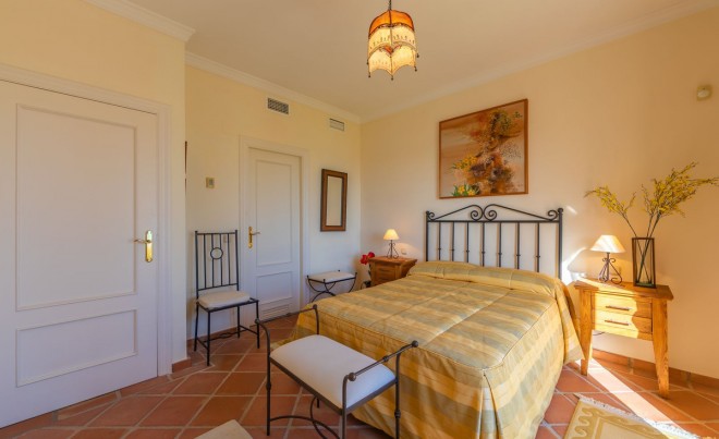 Venta · Apartamento / Piso · Casares · Costa del Sol