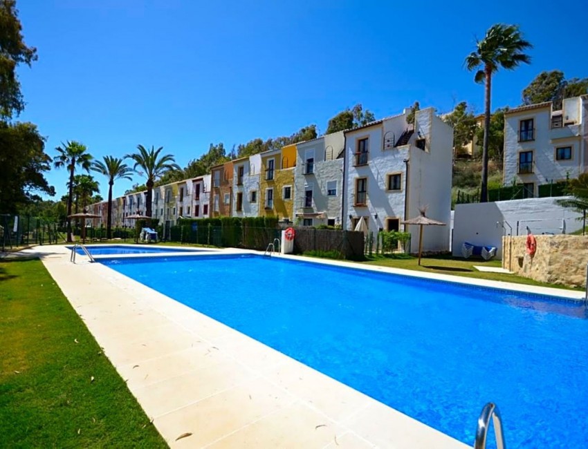 Revente · Bungalow / Maison de Ville · Casares · Costa del Sol