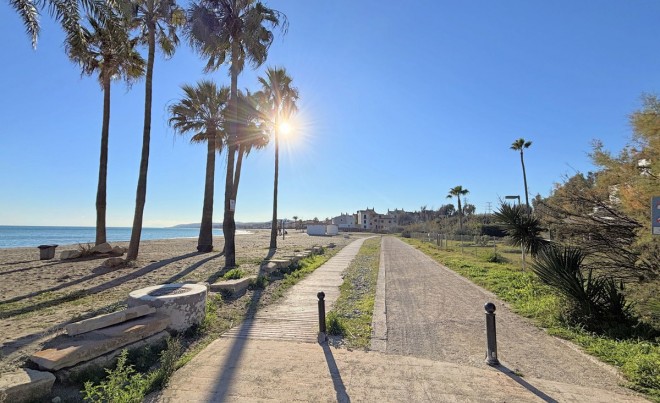 Revente · Bungalow / Maison de Ville · Casares · Costa del Sol