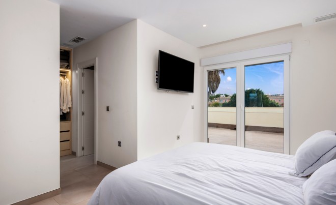 Venta · Bungalow / Adosado / Semiadosado · San Juan Alicante