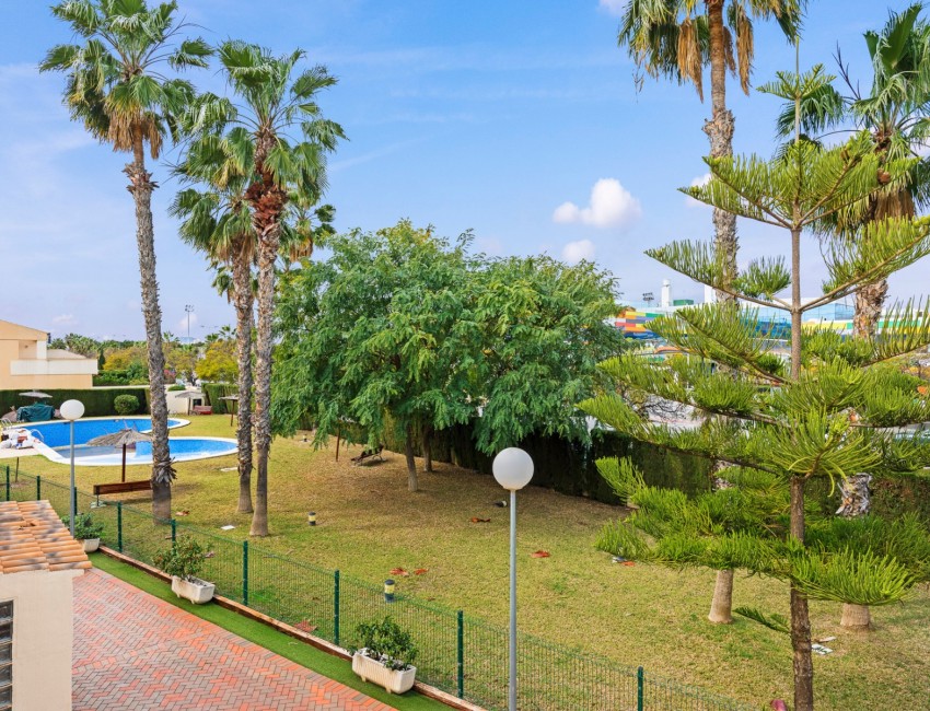 Venta · Bungalow / Adosado / Semiadosado · San Juan Alicante