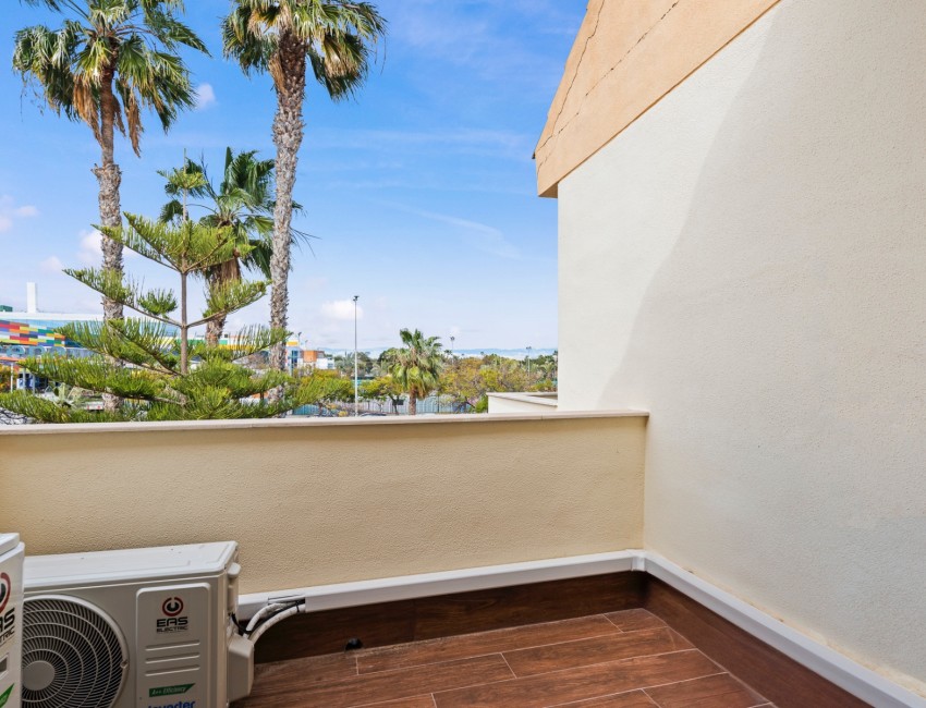 Venta · Bungalow / Adosado / Semiadosado · San Juan Alicante