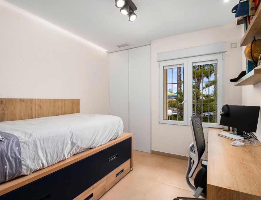 Venta · Bungalow / Adosado / Semiadosado · San Juan Alicante