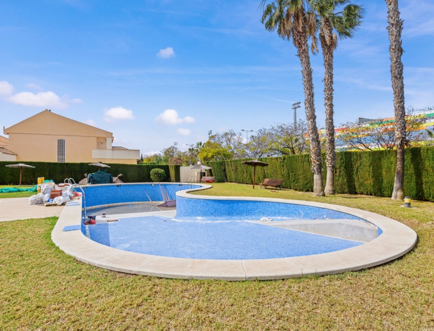 Venta · Bungalow / Adosado / Semiadosado · San Juan Alicante