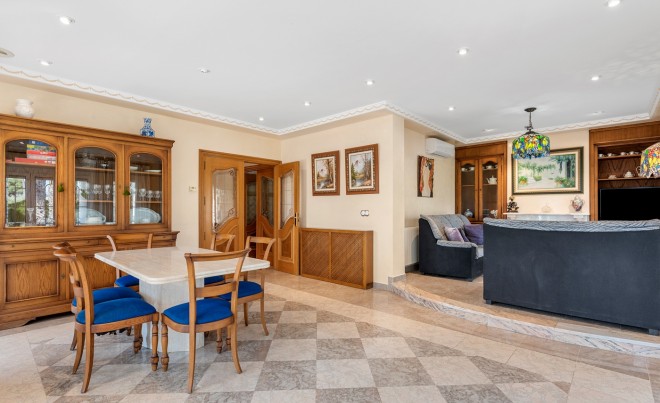 Venta · Villa / Chalet · Elche/Elx