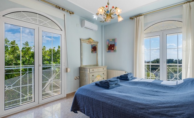 Venta · Villa / Chalet · Elche/Elx