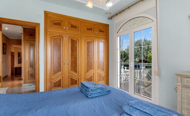 Venta · Villa / Chalet · Elche/Elx